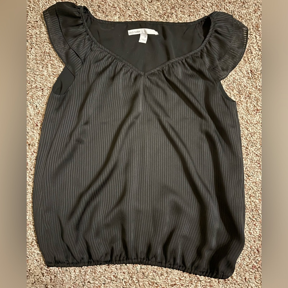 ⬇️Old Navy XS black semi-sheer top